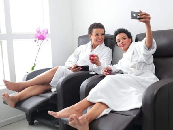 Urban Beauty Academy | 90 Min Swedish Massage with Charcuterie & Champagne for 2