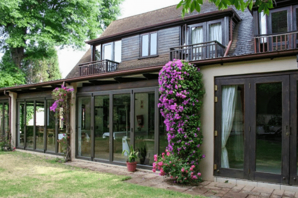 Loyas Tours | A 1 Night Relax & Recharge Getaway for 2 at The Sandton Lodge Incl Breakfast or a Picnic